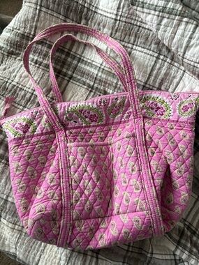Vera Bradley Y2K large Quilted Pink Paisley Tote Bag